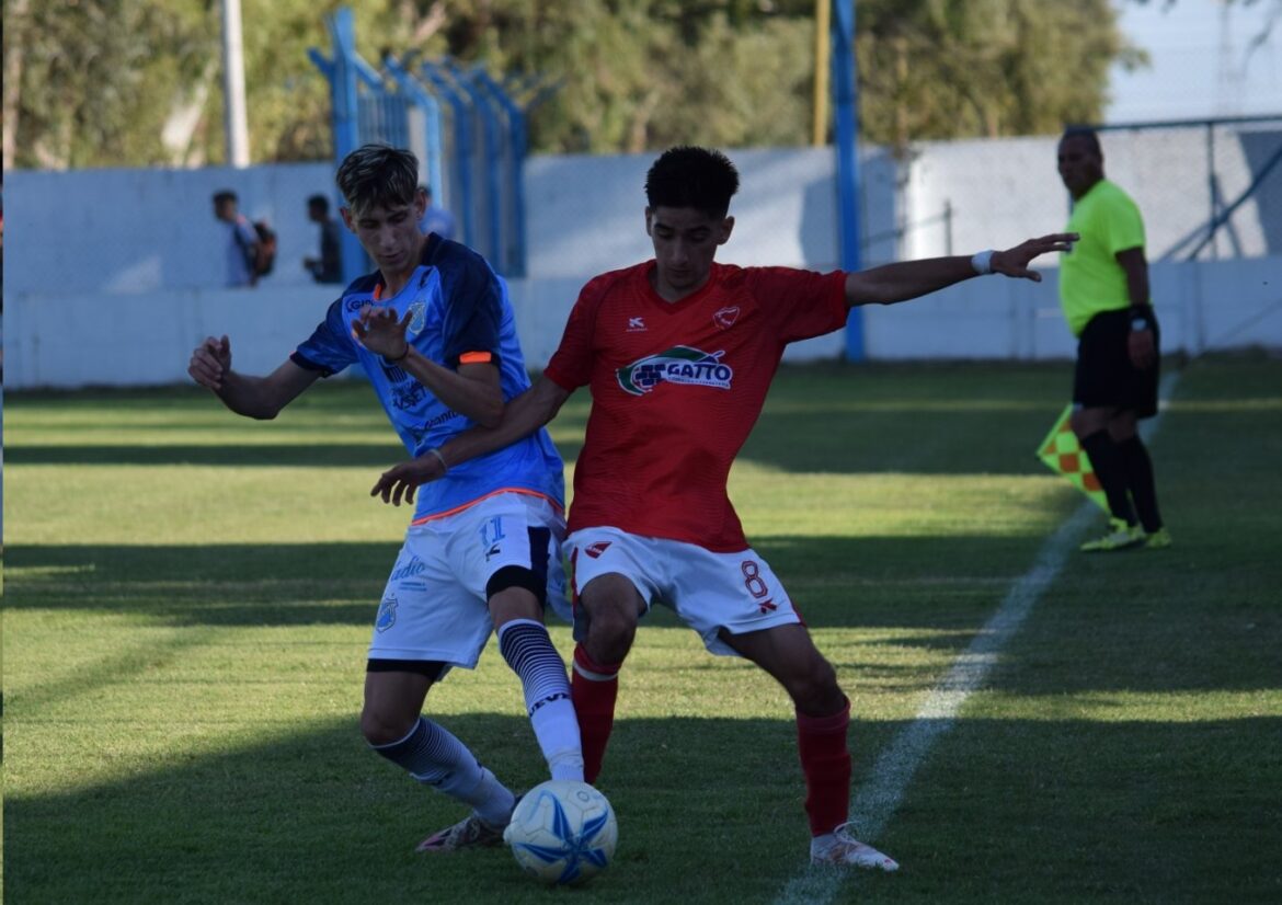 El Celeste goleó y sigue arriba