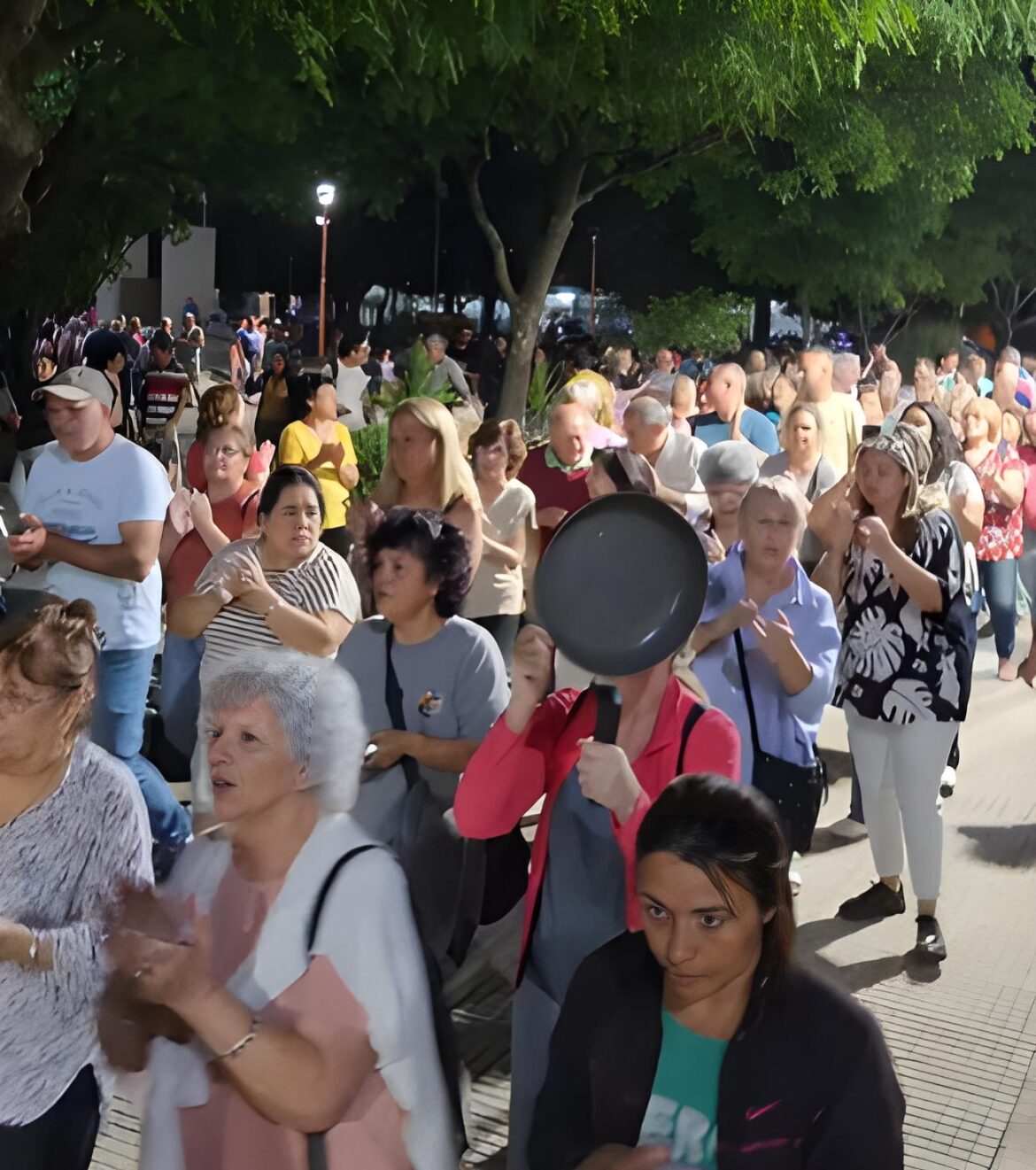 Vecinos se manifestaron en Arroyito contra el Presupuesto 2025