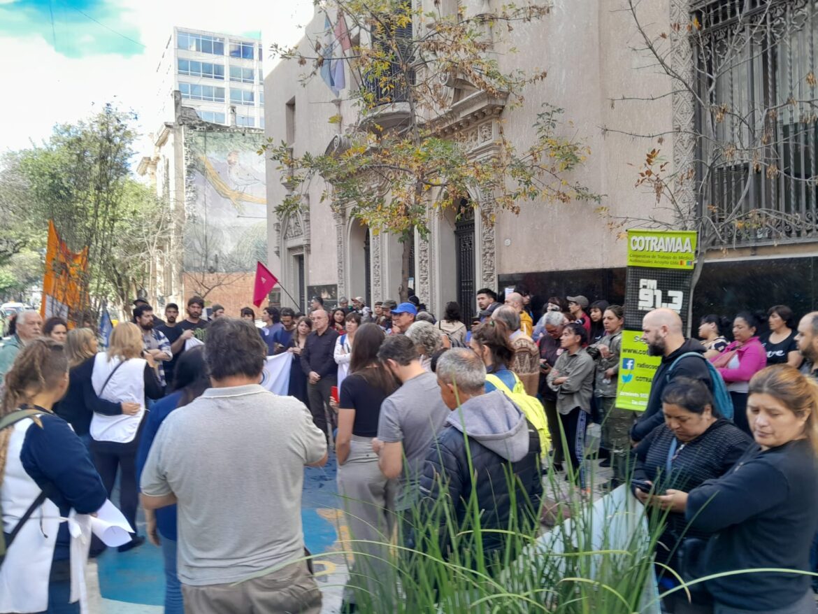 Cooperativas y medios comunitarios reclaman en asamblea por la crisis del sector